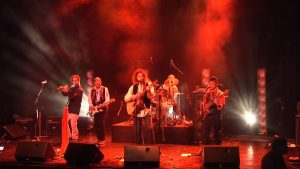 La Chèvre Rouge "La Cour du Palais"